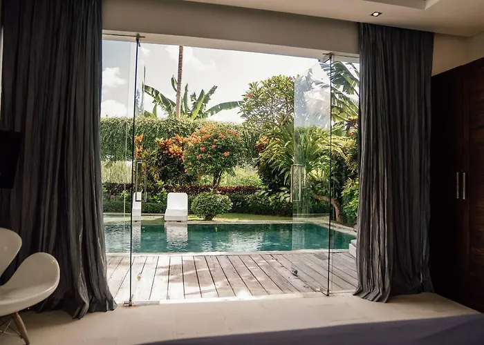 3 Service 5 * Seminyak